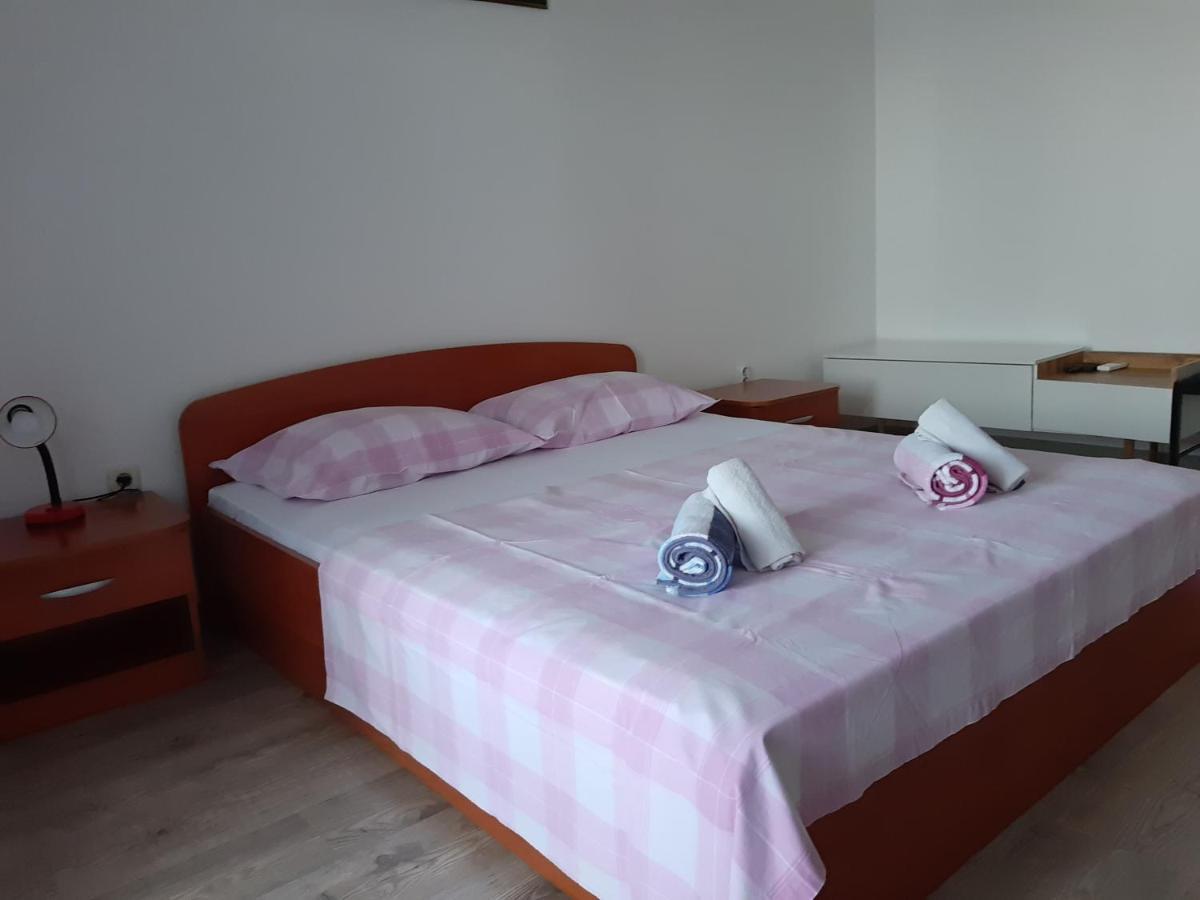 Apartments Davor Ceko イェセニツェ エクステリア 写真